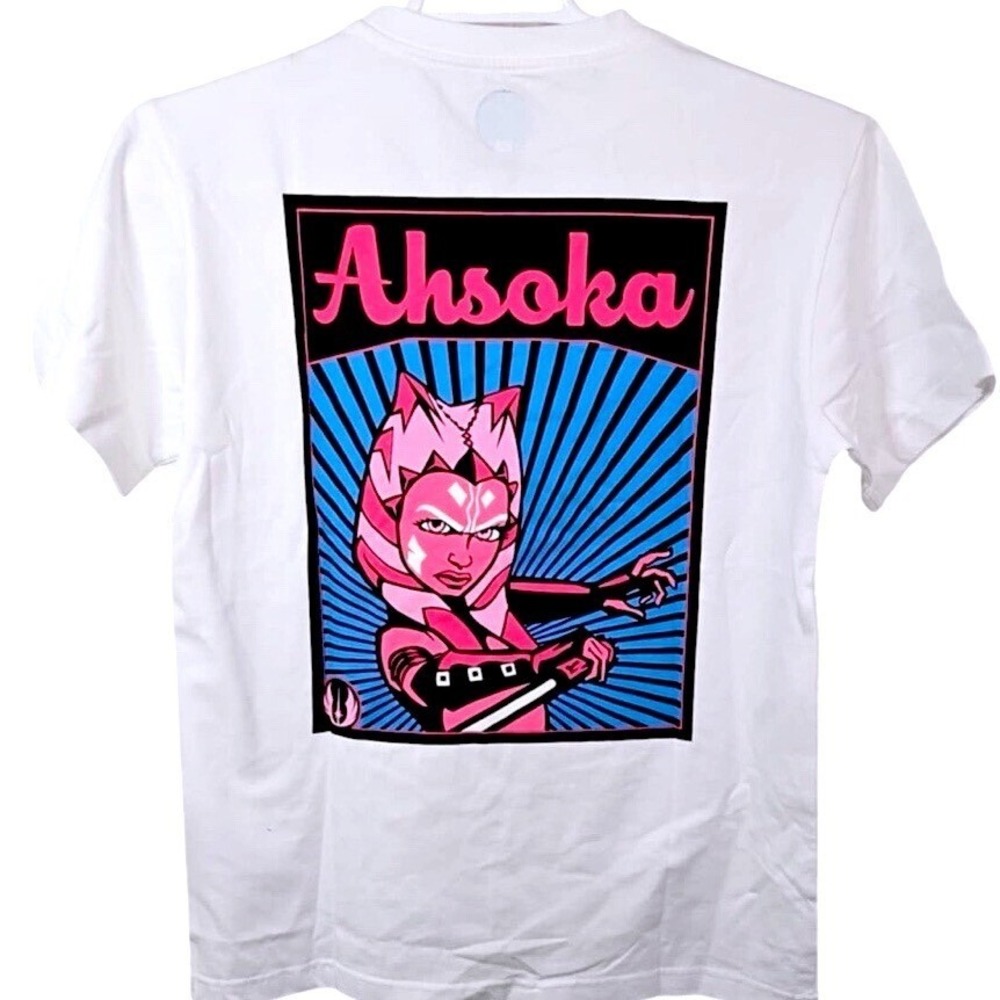 Star Wars Ahsoka Tano Clone Wars Graphic T-Shirt White Pink Logo Small NEW